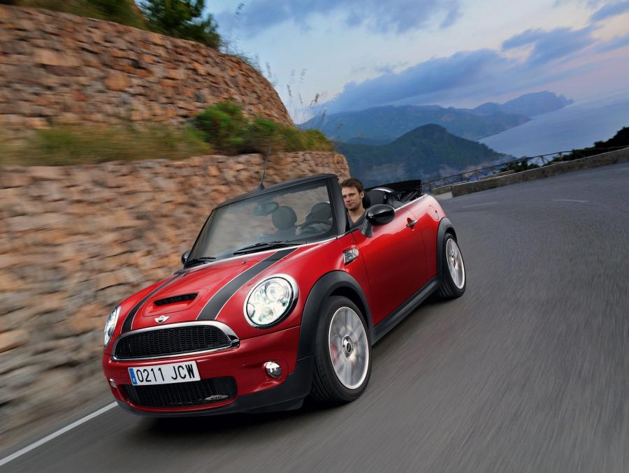  Mini Cooper JCW Cabrio 2009 года  (фото 7 из 40)